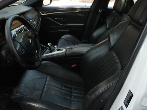 Used 2013 BMW M5 RWD image 14