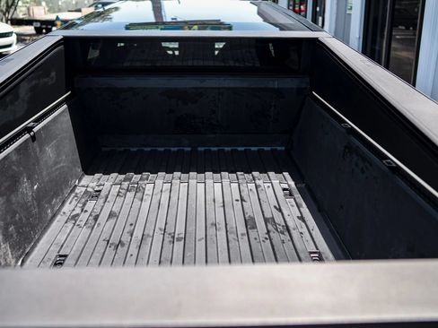 Used 2024 Tesla Cybertruck AWD Crew Cab image 25