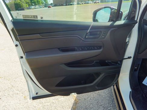 Used 2019 Honda Odyssey EX-L image 18