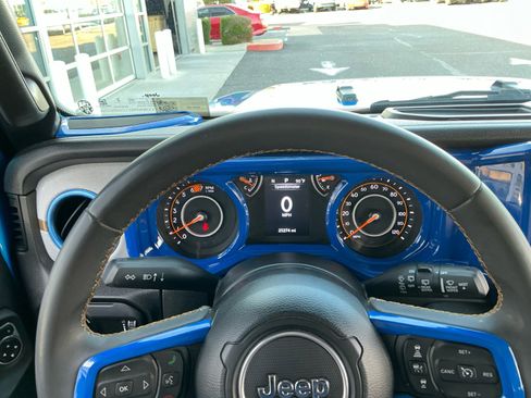 Used 2024 Jeep Wrangler Sport S image 10