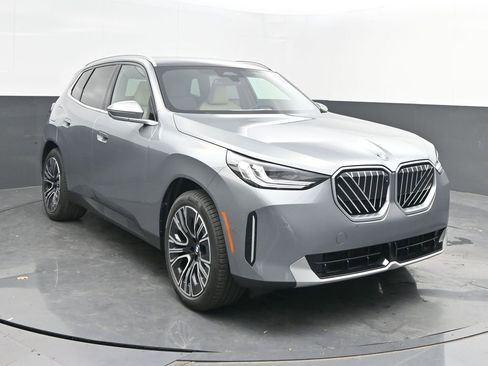 Used 2025 BMW X3 xDrive30i w/ Premium Package image 1