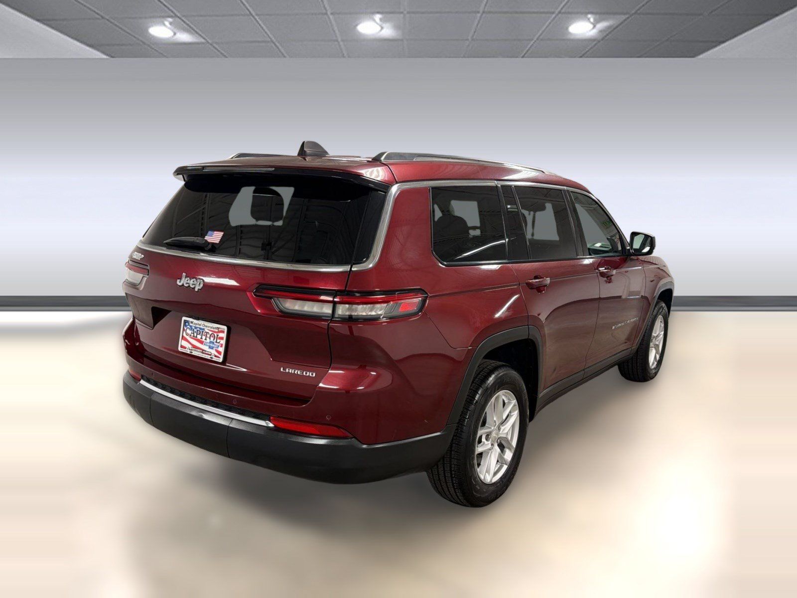Used 2023 Jeep Grand Cherokee L Laredo RWD image 9