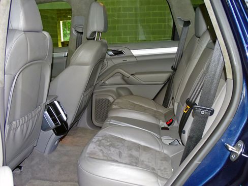 Used 2014 Porsche Cayenne GTS image 17