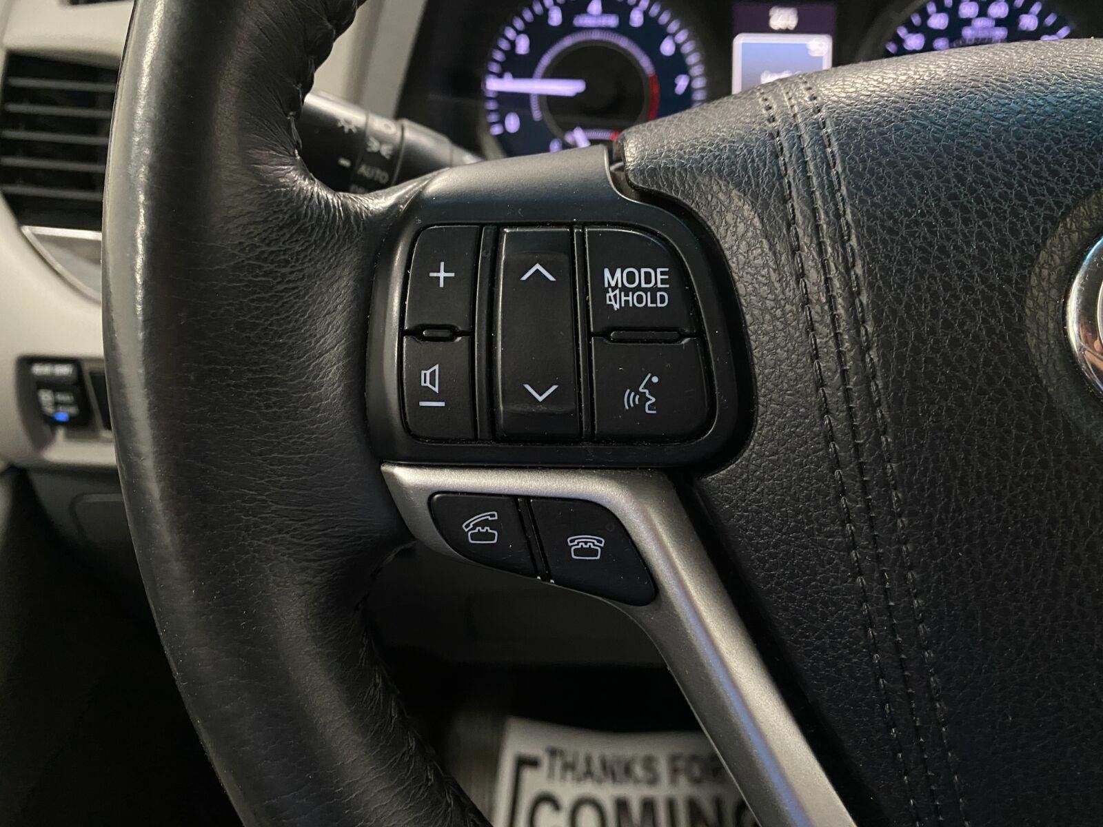 Used 2016 Toyota Sienna XLE FWD image 17