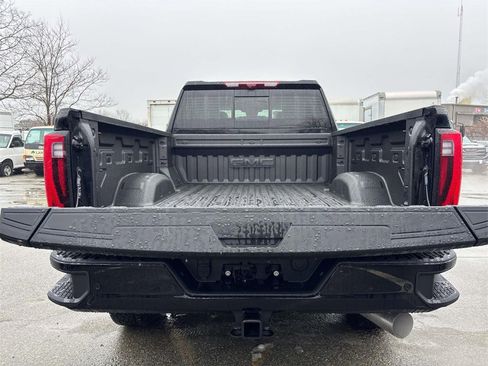New 2026 GMC Sierra 3500 Denali w/ Denali Reserve Package image 4