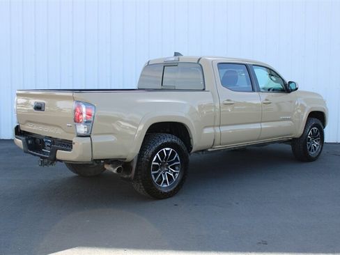 Used 2020 Toyota Tacoma TRD Sport w/ Technology Package AWD/4WD image 9