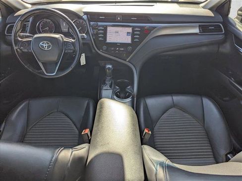 Used 2020 Toyota Camry SE image 16