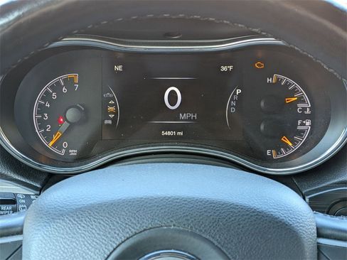 Certified 2021 Jeep Grand Cherokee Laredo X image 16