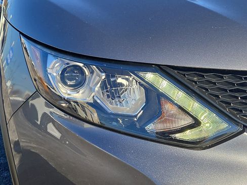 Used 2019 Nissan Rogue Sport SL w/ Premium Package image 10