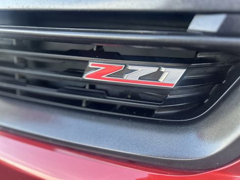 Used 2015 Chevrolet Colorado Z71 AWD/4WD image 12
