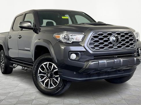 Used 2022 Toyota Tacoma TRD Sport image 3