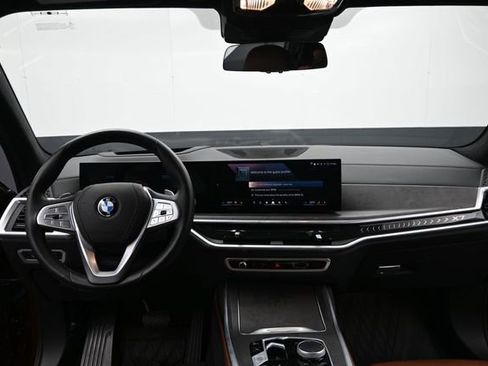 Used 2024 BMW X7 xDrive40i AWD/4WD image 15