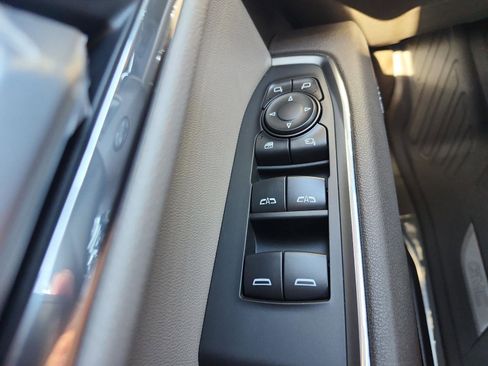 New 2026 GMC Sierra 1500 SLT w/ SLT Premium Package image 19