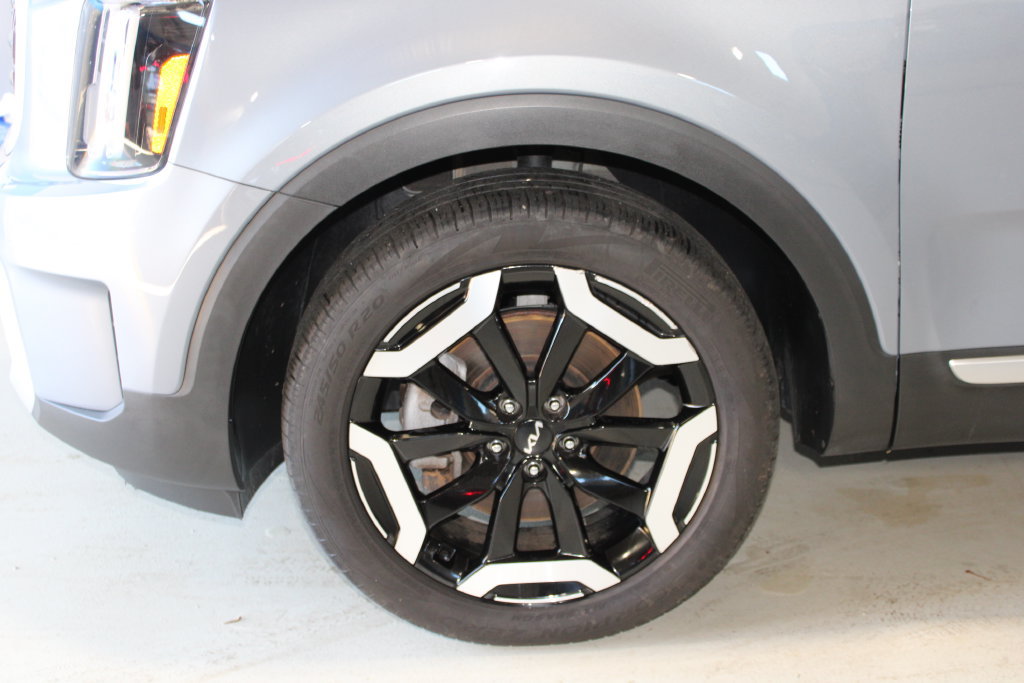 Used 2023 Kia Telluride S AWD/4WD image 4