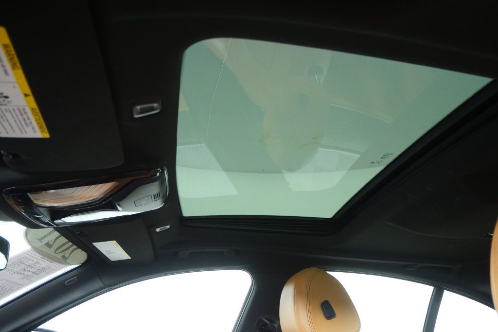 Used 2021 BMW 540i w/ M Sport Package RWD image 12
