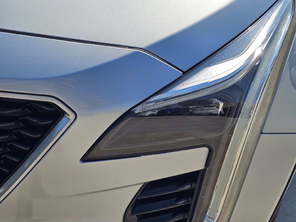 Used 2019 Cadillac XT4 Sport w/ Driver Awareness Package FWD image 5