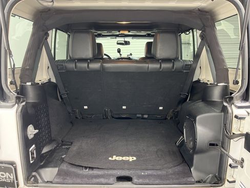 Used 2021 Jeep Wrangler Unlimited Rubicon image 18