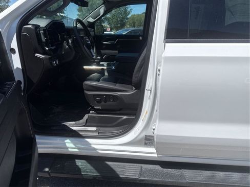 Used 2025 GMC Sierra 1500 Elevation w/ Elevation Premium Package AWD/4WD image 9