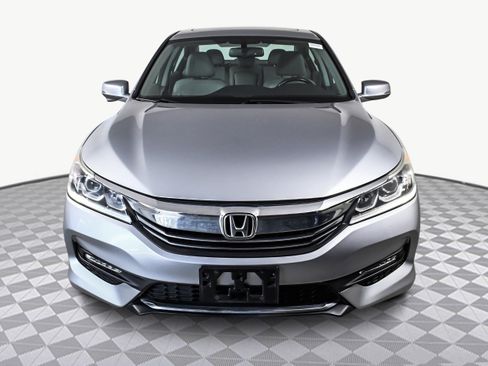 Used 2017 Honda Accord EX-L image 2
