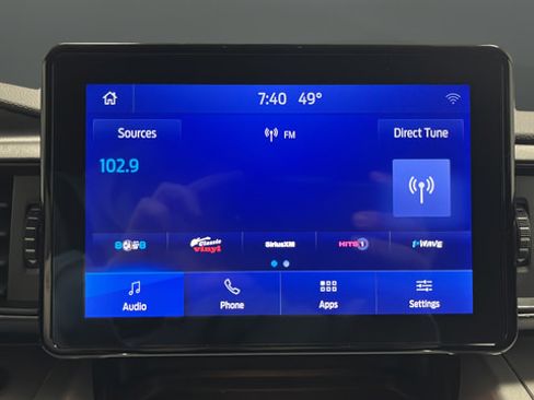 Used 2024 Ford Explorer XLT AWD/4WD image 14