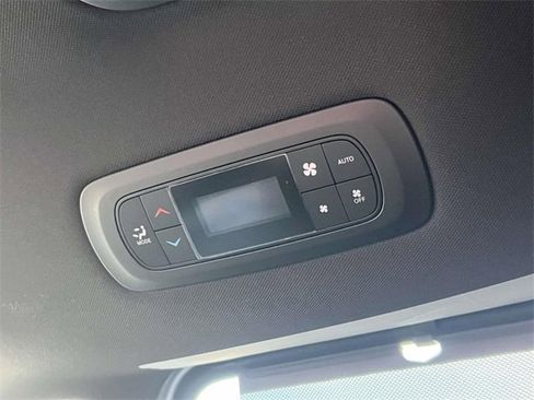 New 2026 Chrysler Pacifica Select image 36