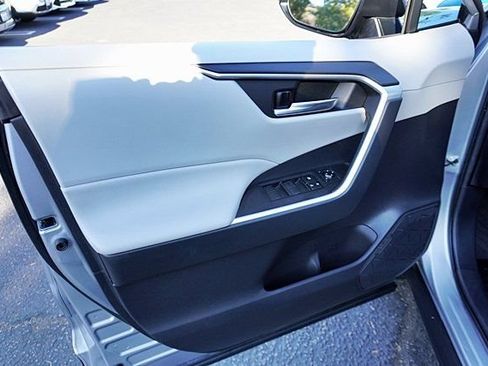 Used 2021 Toyota RAV4 XLE AWD/4WD image 24