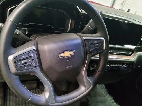 Used 2023 Chevrolet Silverado 1500 LT AWD/4WD image 28