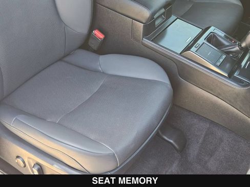 Used 2022 Lexus GX 460 w/ Black Line Special Edition AWD/4WD image 35