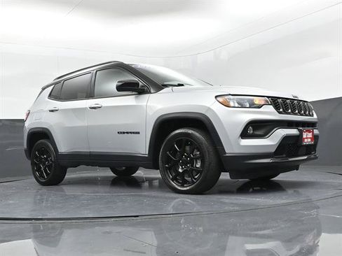 Used 2024 Jeep Compass Latitude w/ Altitude Special Edition AWD/4WD image 29