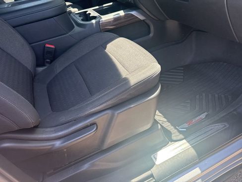 Used 2021 Chevrolet Silverado 1500 LT Trail Boss w/ Convenience Package II image 17