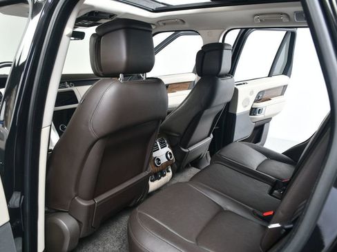 Used 2018 Land Rover Range Rover Supercharged image 32