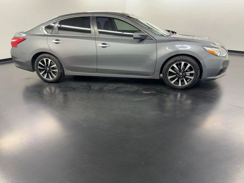 Used 2018 Nissan Altima 2.5 SV image 8