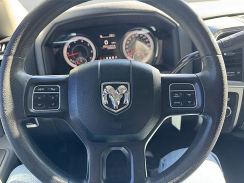 Used 2018 RAM 2500 SLT AWD/4WD image 11