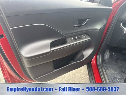 Used 2024 Hyundai Kona SEL AWD/4WD image 15