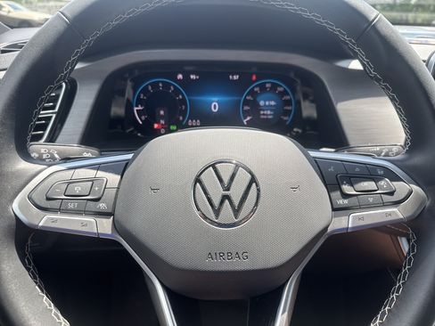 Certified 2025 Volkswagen Atlas Cross Sport SE w/ Panoramic Sunroof Package AWD/4WD image 10