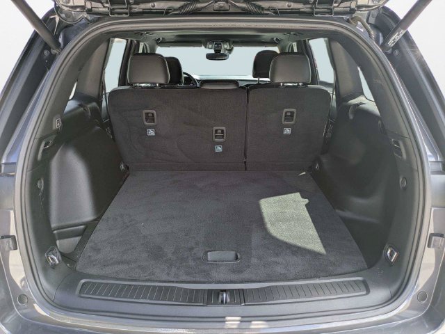 Used 2023 Jeep Grand Cherokee Altitude RWD image 13