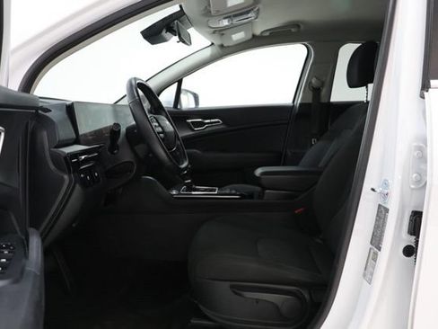 Used 2026 Kia Sportage LX AWD/4WD image 18