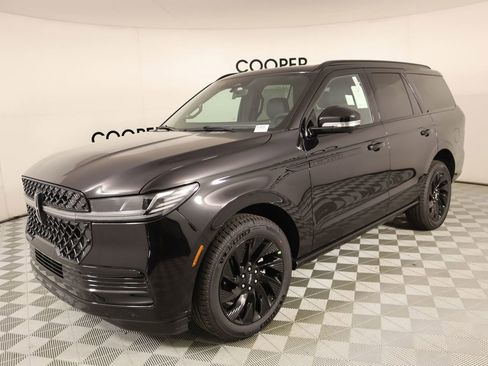 New 2026 Lincoln Navigator Reserve AWD/4WD image 10