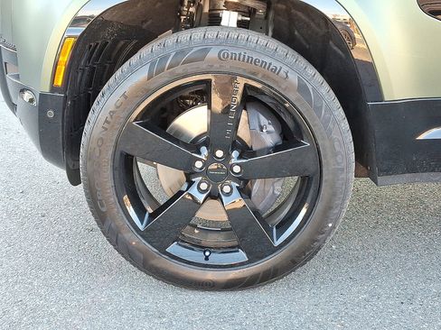 New 2026 Land Rover Defender 110 X-Dynamic SE image 2