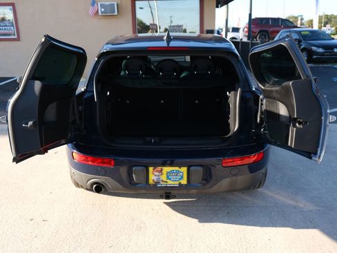 Used 2017 MINI Cooper Clubman Cooper Hatchback 4D image 19