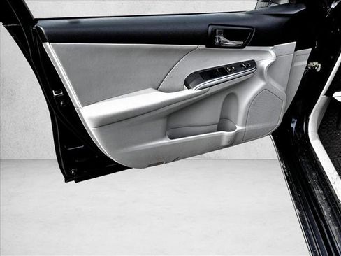 Used 2012 Toyota Camry XLE image 4