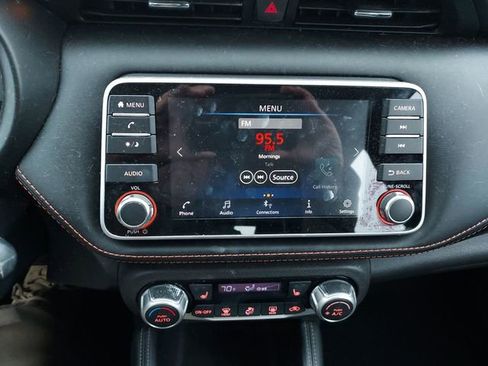 Used 2019 Nissan Kicks SR w/ SR Premium Package image 14