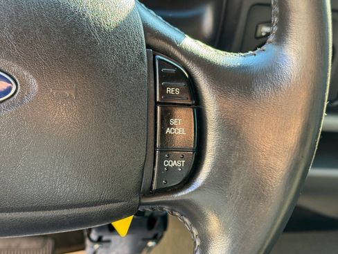 Used 2005 Ford Excursion XLT image 31