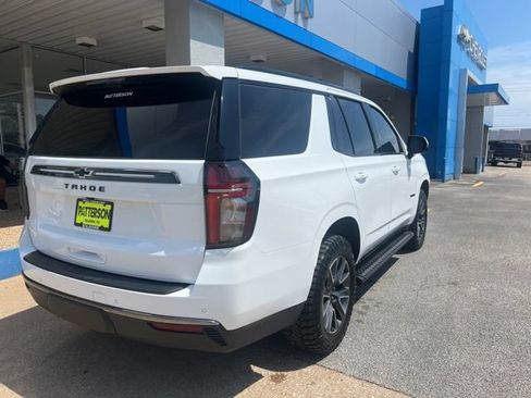 Used 2022 Chevrolet Tahoe Z71 w/ Luxury Package AWD/4WD image 11