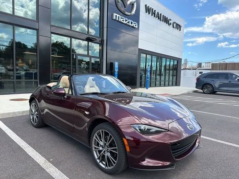 Used 2025 MAZDA MX-5 Miata RWD image 1