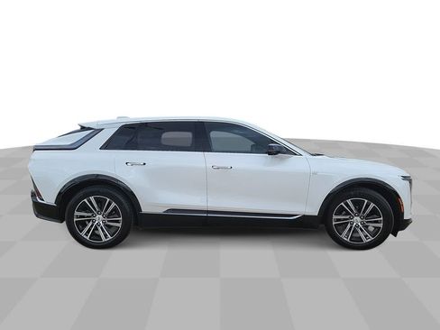 Certified 2024 Cadillac Lyriq Luxury w/ LPO, Floor Liner Package image 9