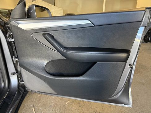 Used 2023 Tesla Model Y Long Range image 25