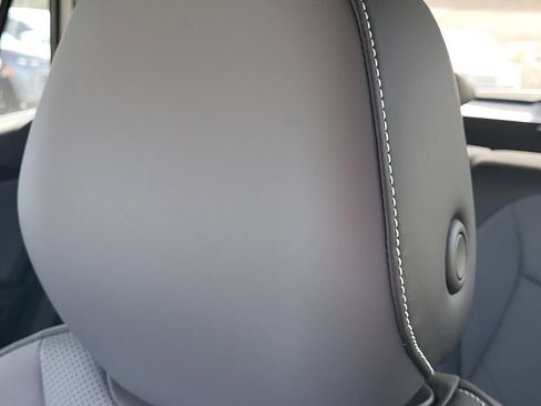 New 2026 Volkswagen Tiguan SE image 12