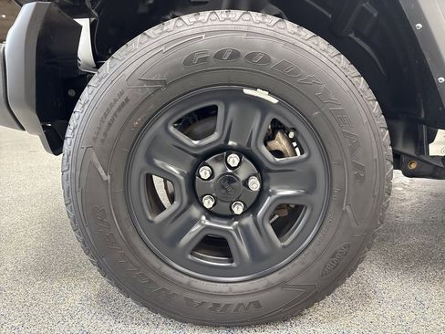 Used 2021 Jeep Wrangler Sport image 31