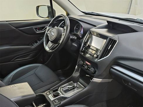 Used 2021 Subaru Forester Premium image 10